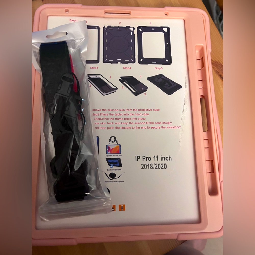 NWT Pink iPad Pro 11 Case